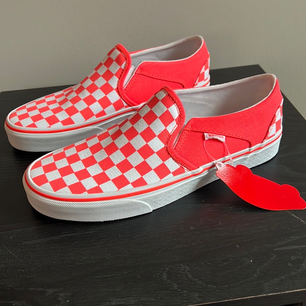 NWT vans checkerboard slip on size 9